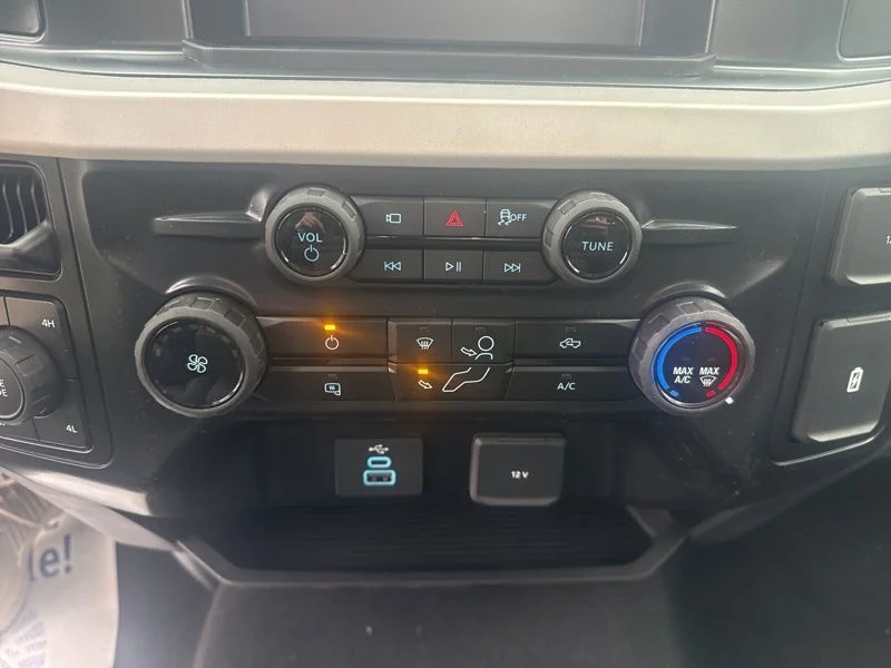 New 2026 Oxford White Ford F-350® XL image 30