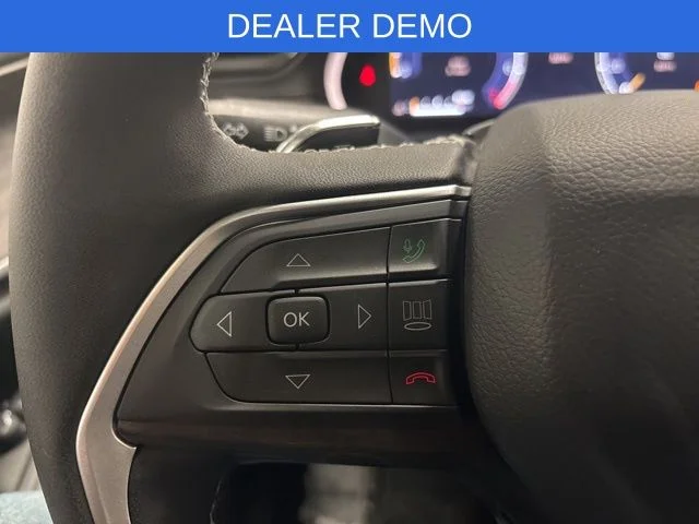 New 2026 Diamond Black Crystal Pearl-Coat Exterior Paint Jeep Altitude image 18