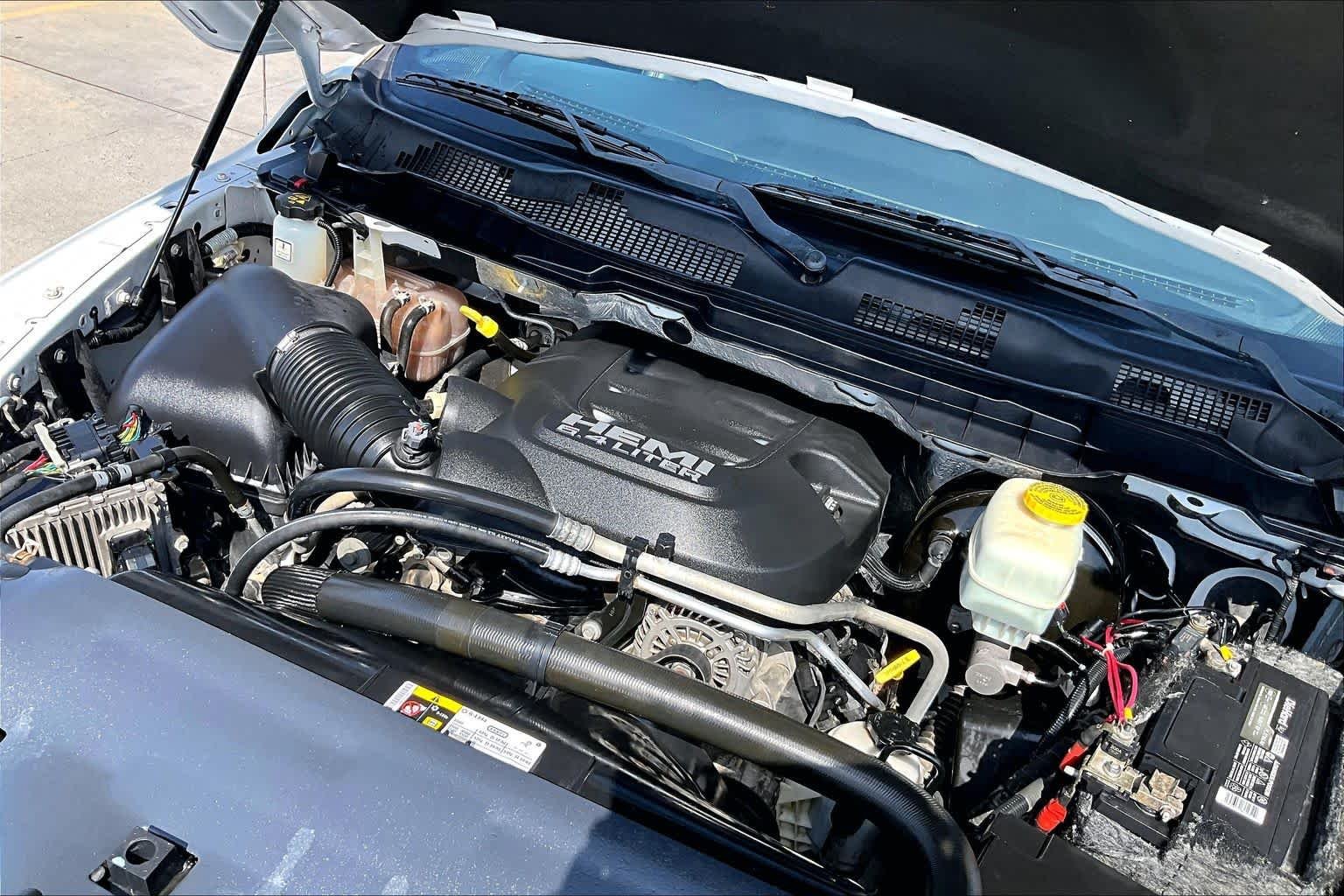 Used 2018 Bright White Clearcoat Ram Power Wagon image 33