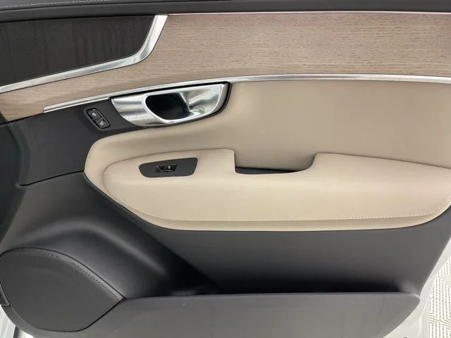2025 Volvo XC90 Core - Photo 44