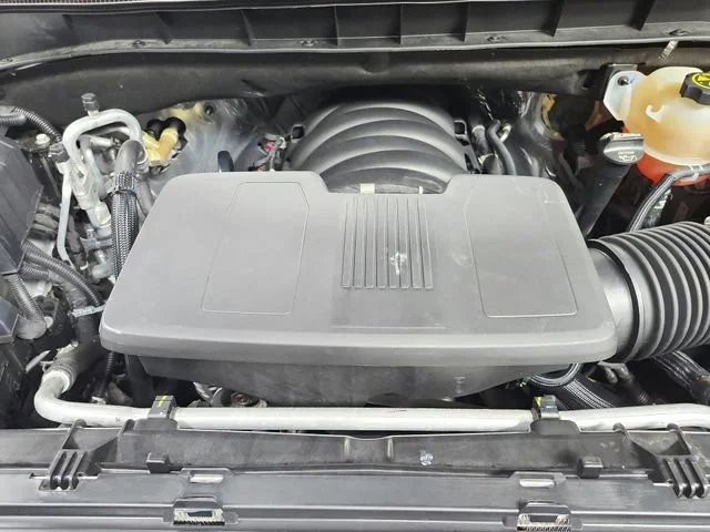 Used 2023 Iridescent Pearl Tricoat Chevrolet High Country image 17