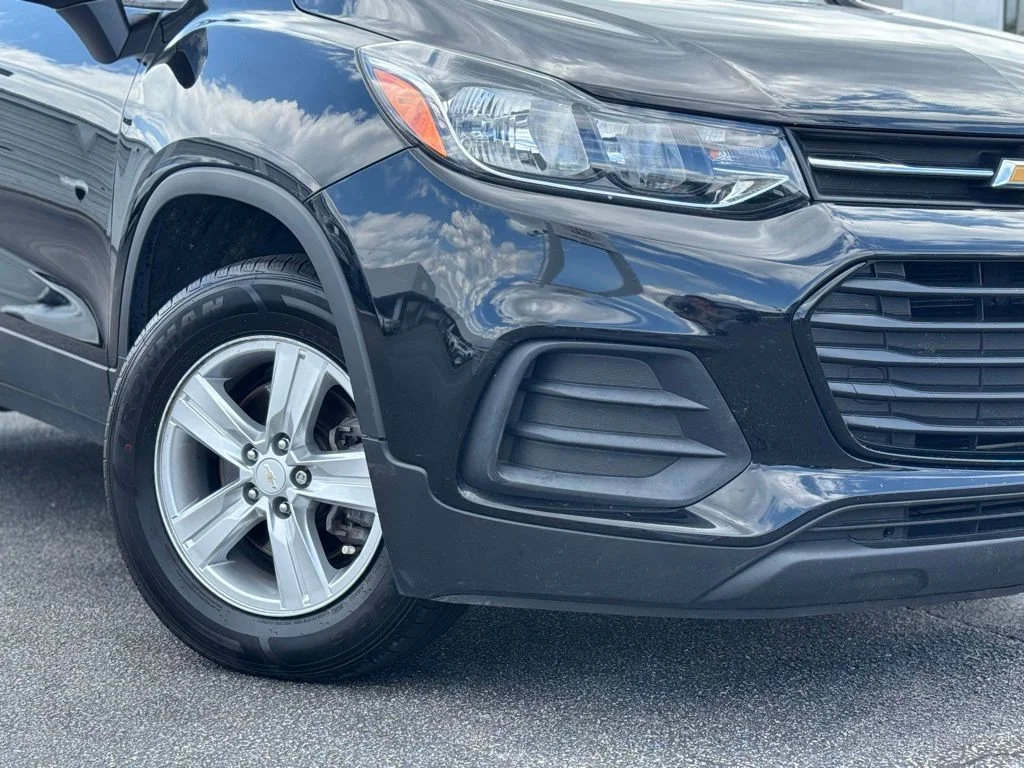 Used 2022 Chevrolet Trax LS with VIN KL7CJNSM4NB543111 for sale in Sumter, SC