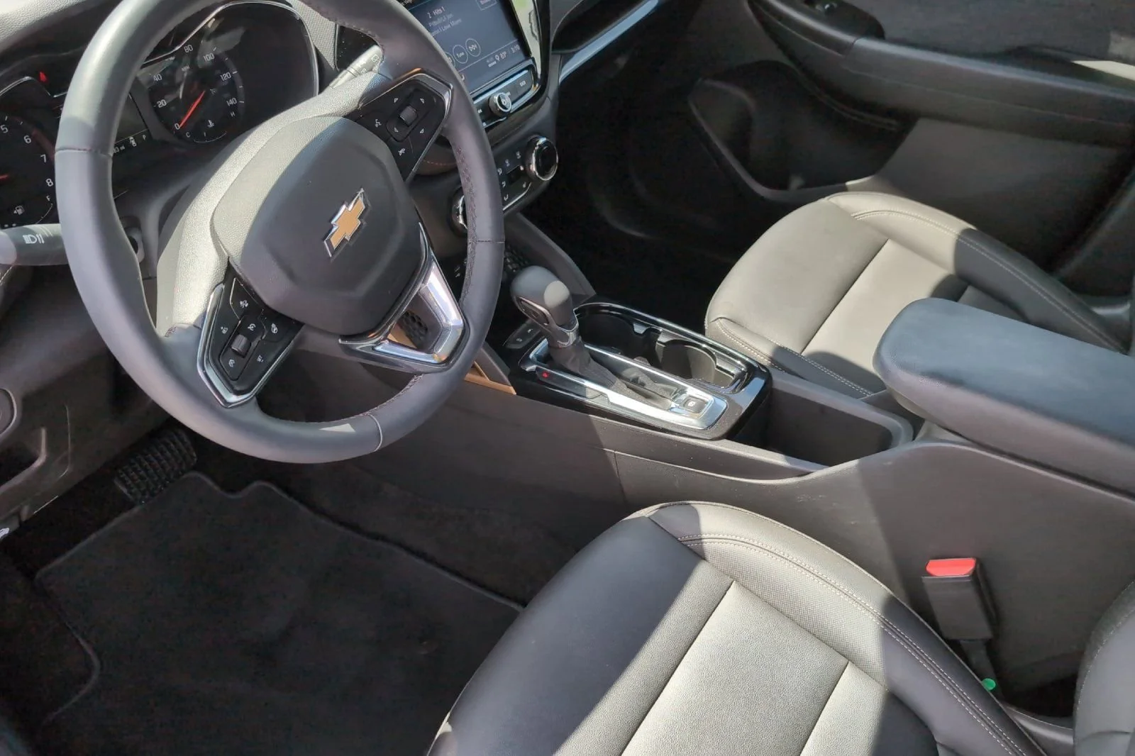 Used 2023 Mosaic Black Metallic Chevrolet ACTIV image 11