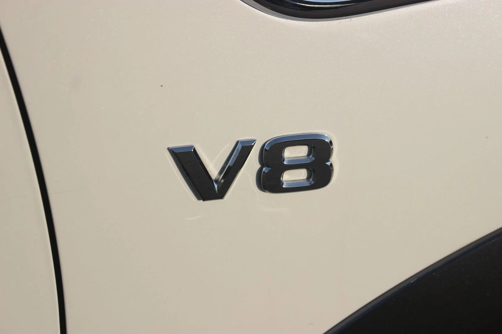 Used 2019 White Nissan SL image 11