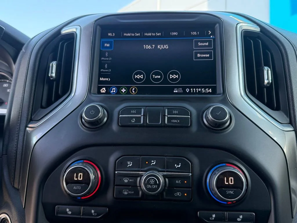 Used 2019 SUMMIT WHITE Chevrolet RST image 21