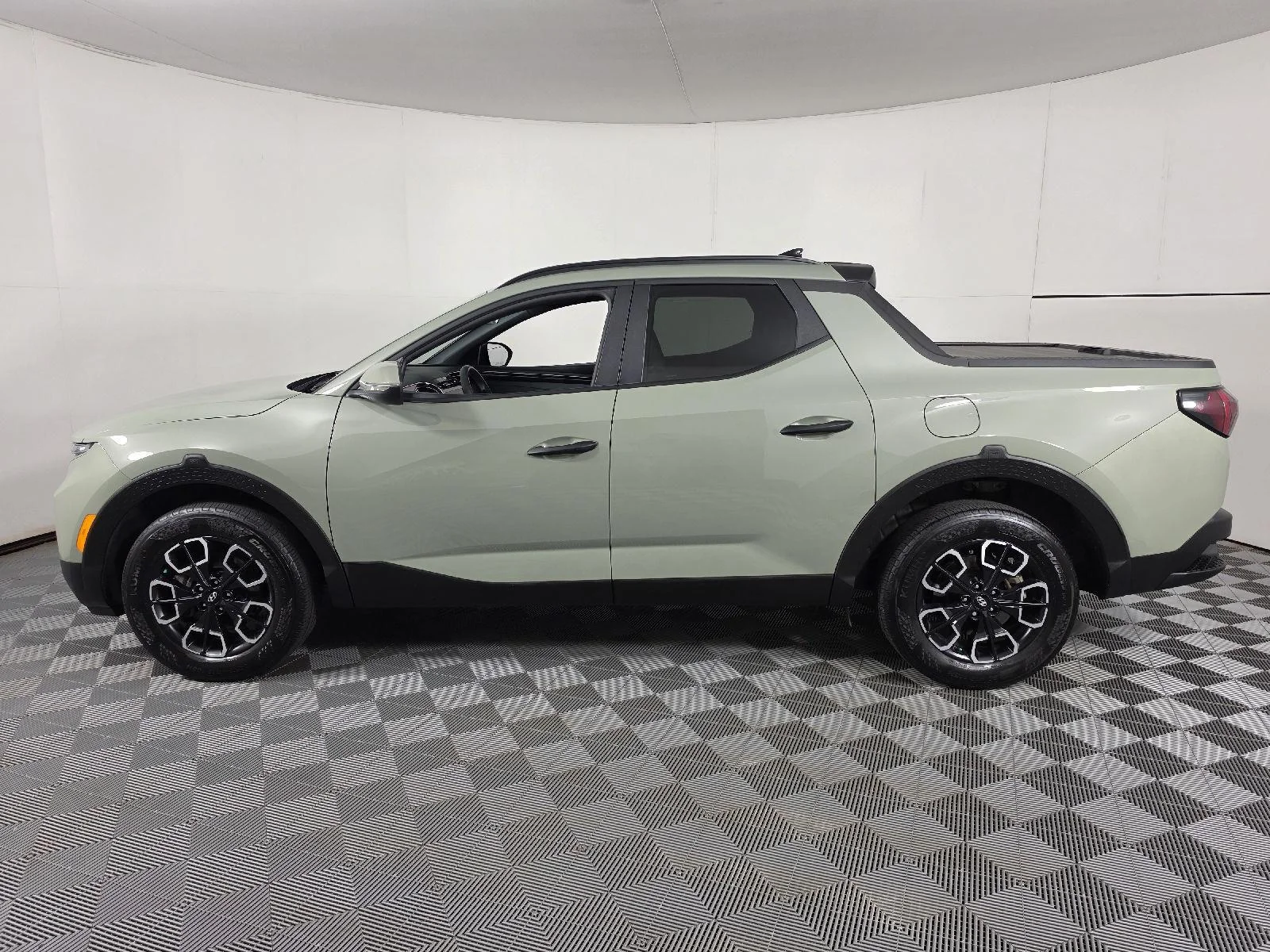 Used 2024 Sage Gray Hyundai SEL image 7