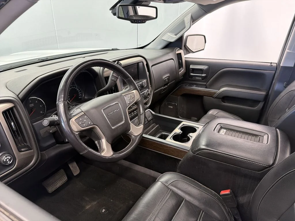 Used 2017 White GMC Denali image 12