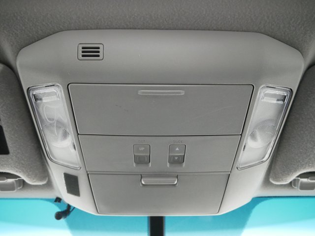 Used 2011 Super White Toyota Crew Cab Limited image 23