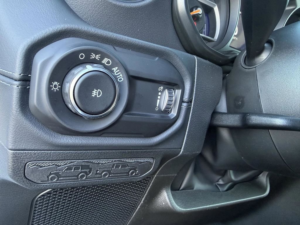 2025 Jeep Wrangler 4-Door Sahara - Photo 26