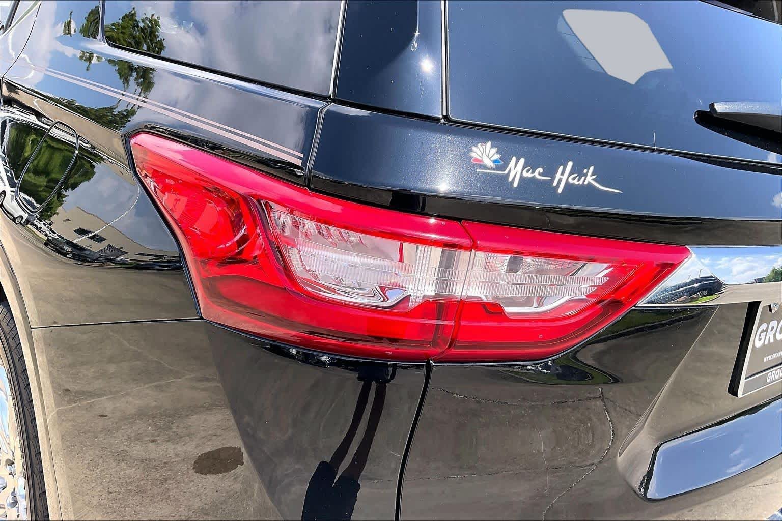 Used 2018 Mosaic Black Metallic Chevrolet High Country image 27
