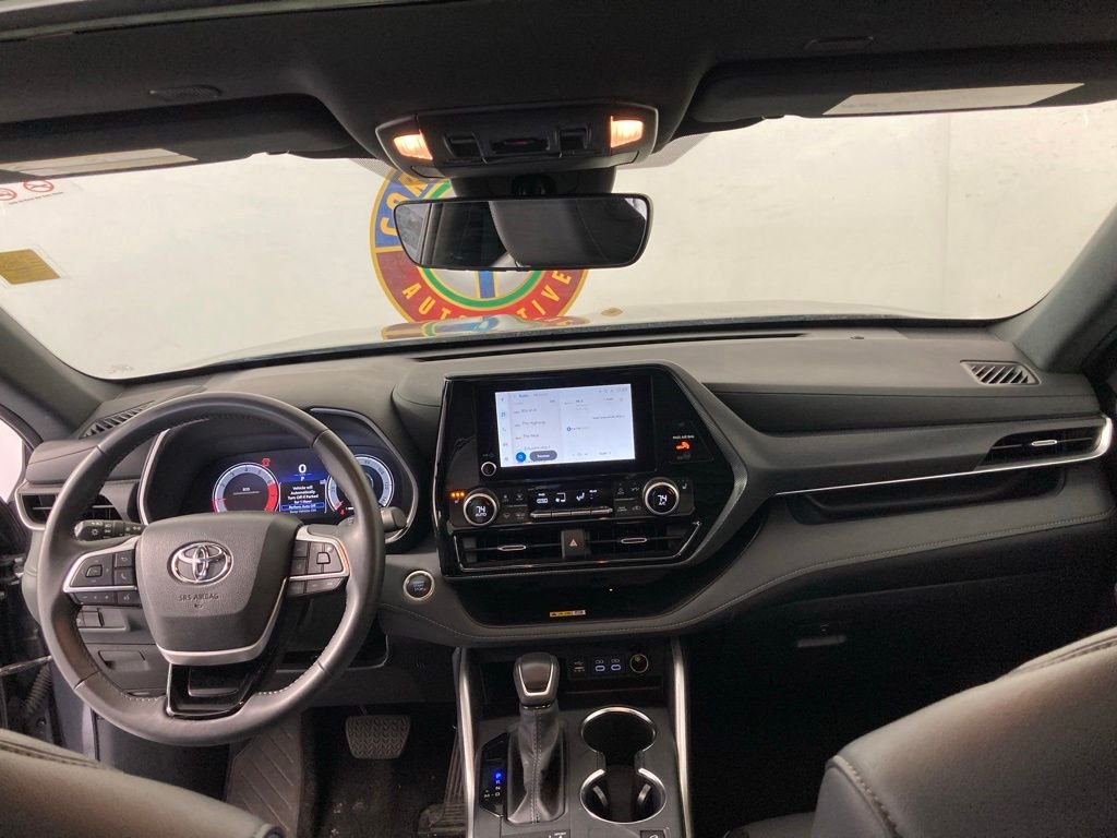 2025 Toyota Highlander XSE - Photo 8