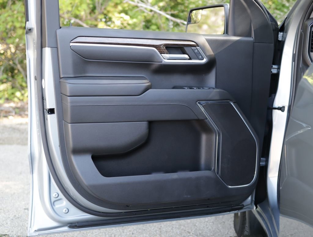 Used 2024 Sterling Metallic GMC SLE image 24