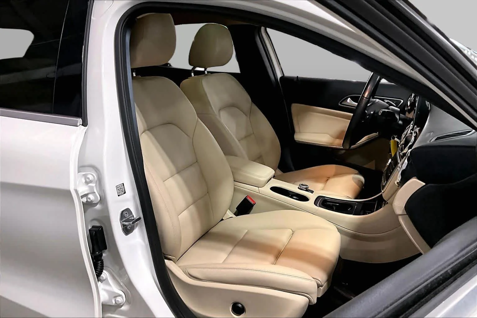 Used 2019 Polar White Mercedes-Benz GLA 250 image 8