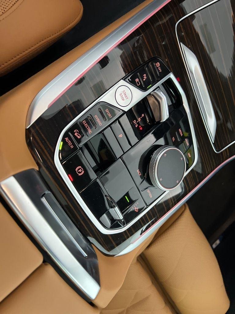2026 BMW X5 50e - Photo 14