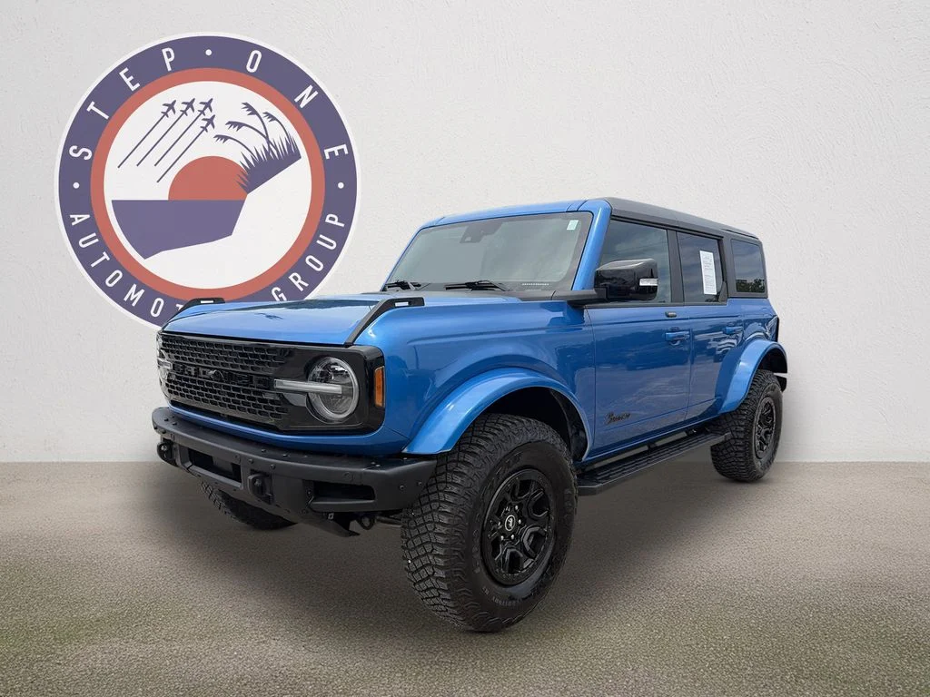 Used 2021 Blue Ford Wildtrak image 2