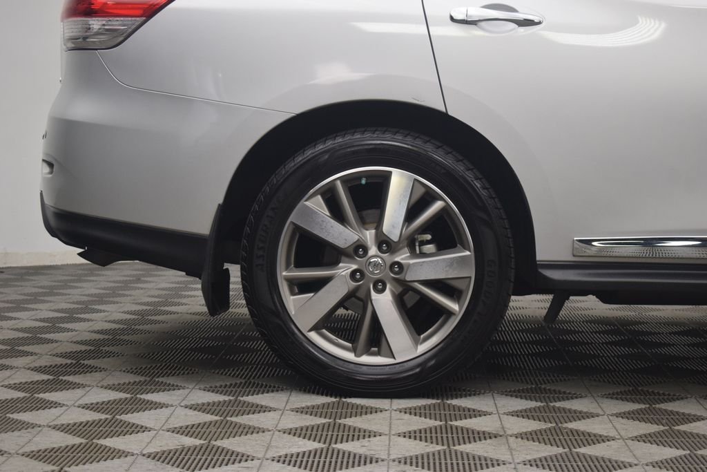 Used 2016 Silver Nissan Platinum image 30