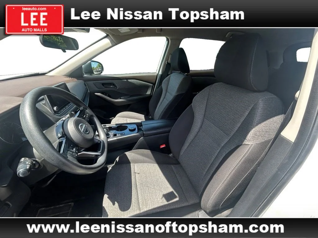 Used 2021 Glacier White Nissan S image 10