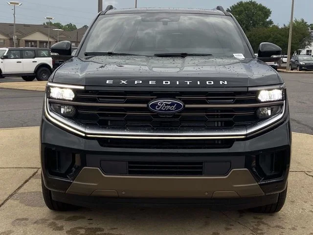 New 2026 Agate Black Metallic Ford King Ranch image 6