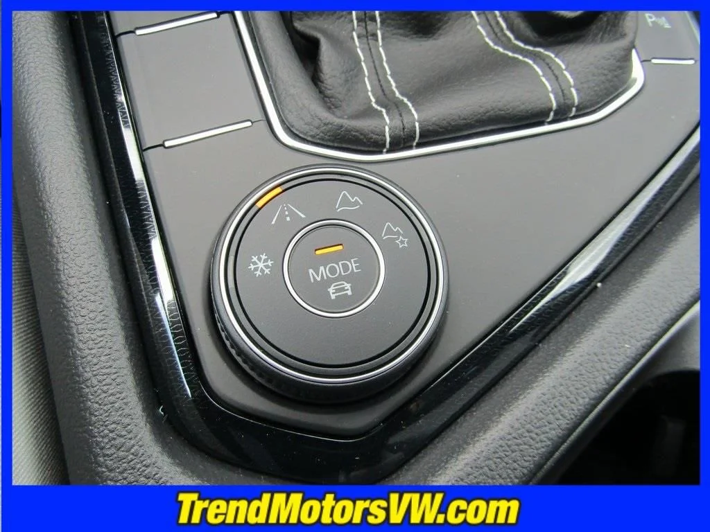 2025 Volkswagen Taos SE - Photo 35