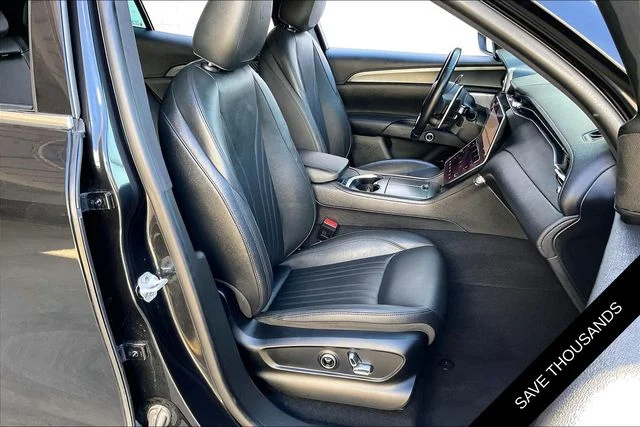 Used 2024  Maserati GT image 6