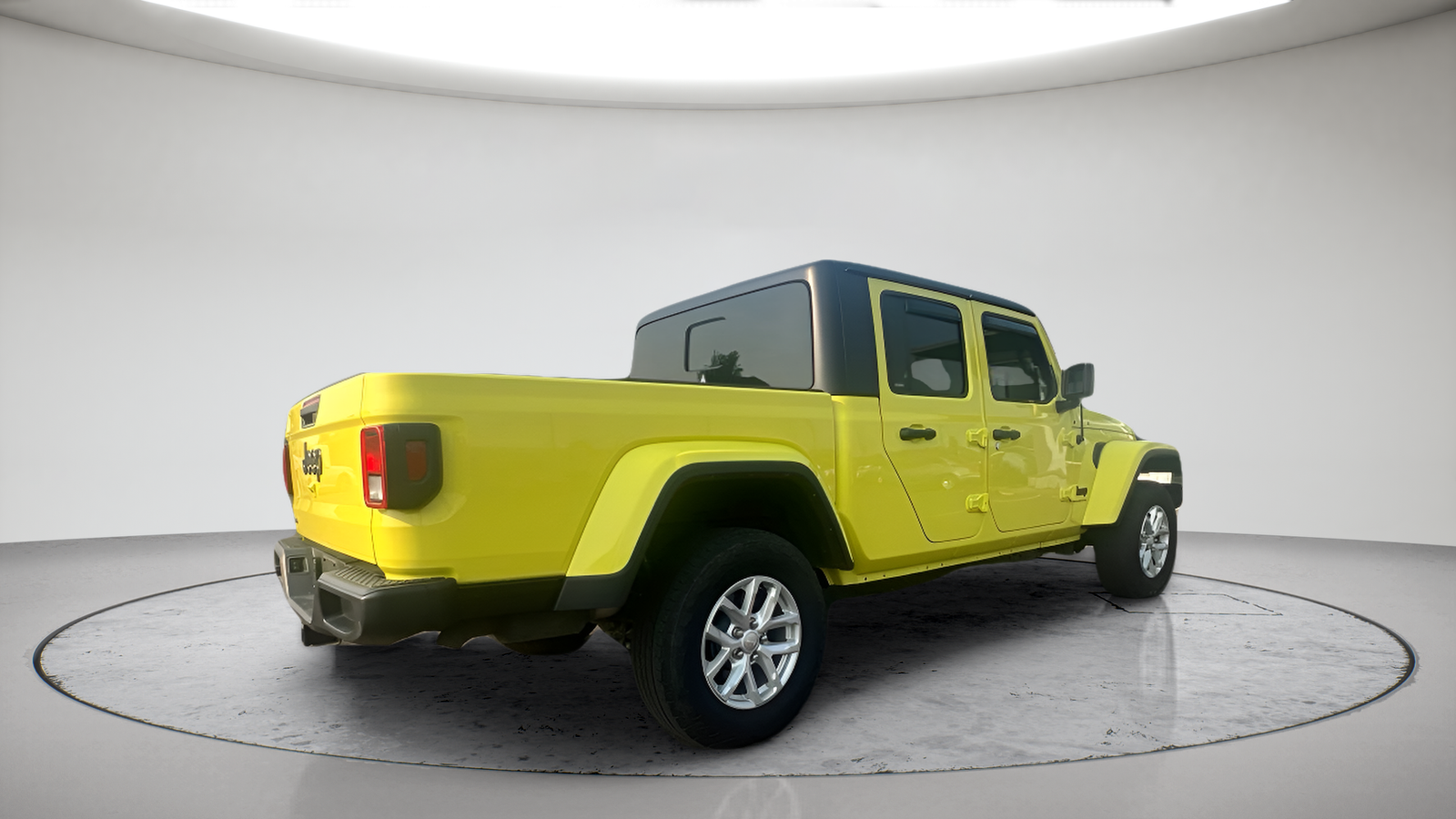Used 2023 High Velocity Clearcoat Jeep Sport S image 5