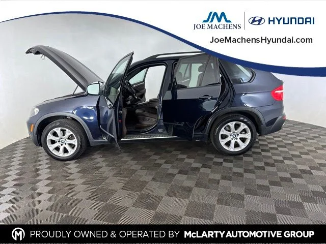 Used 2007  BMW 4.8i image 9