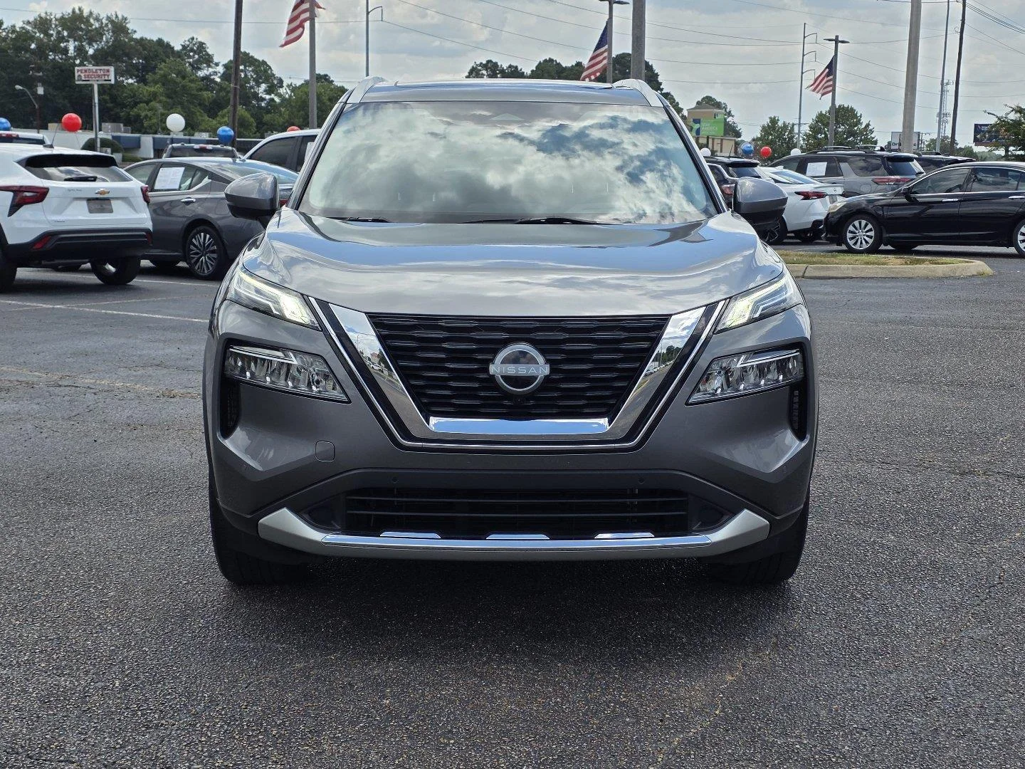 Used 2023 Gun Metallic Nissan Platinum image 2