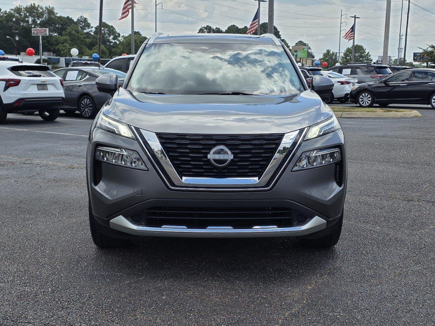 Used 2023 Gun Metallic Nissan Platinum image 2