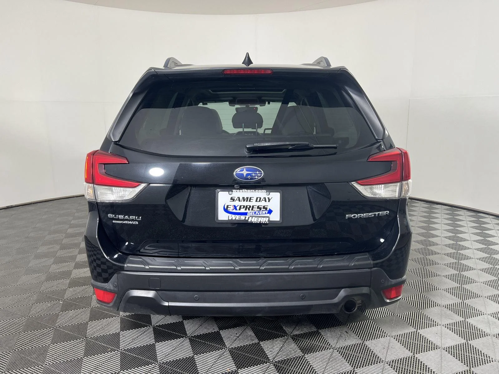 Used 2021 Crystal Black Silica Subaru Limited image 4