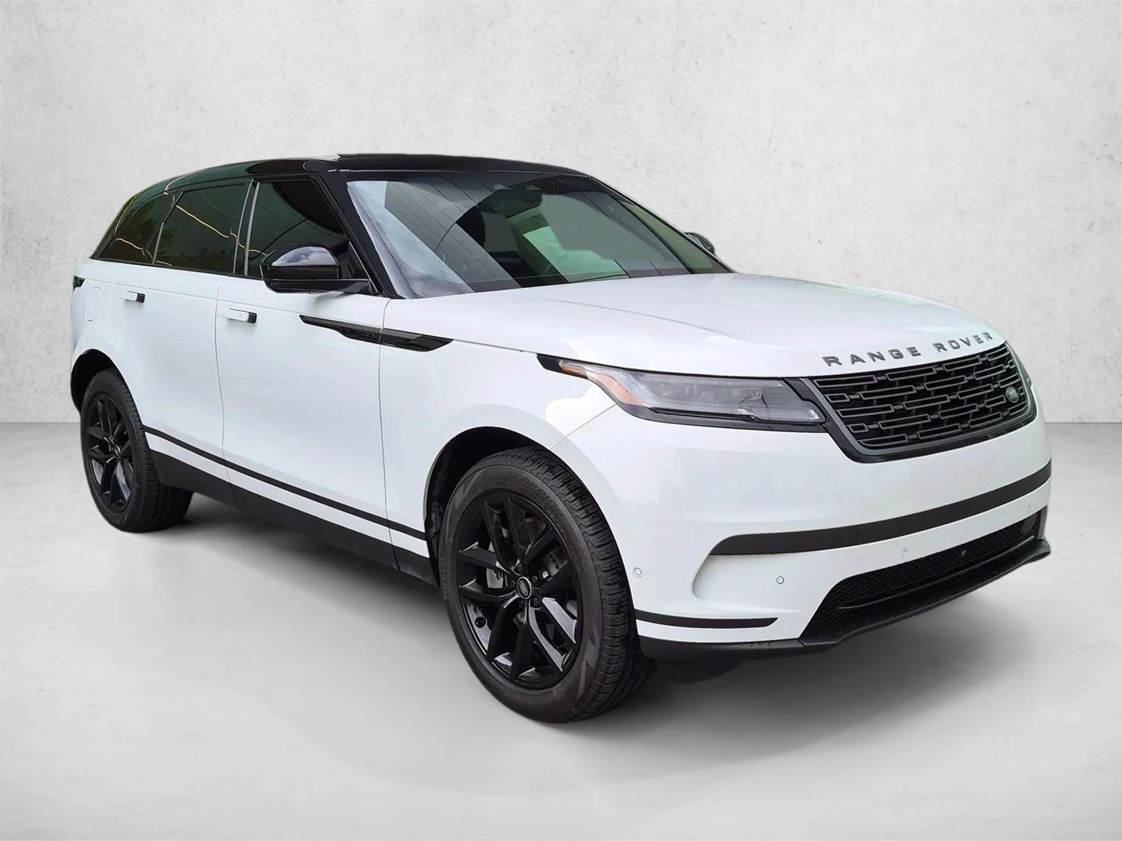 Used 2026 Fuji White Land Rover S image 3