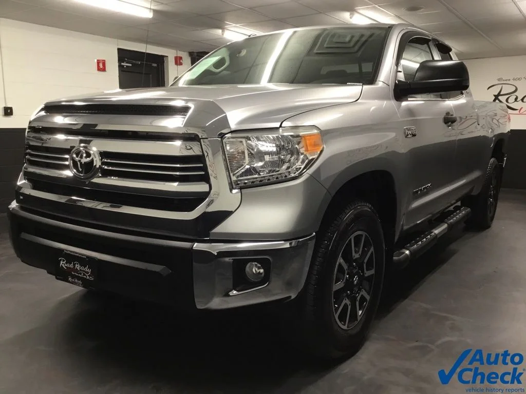 Used 2017 Silver Toyota SR5 image 5