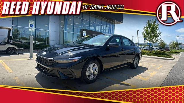 2025 Hyundai ELANTRA SE