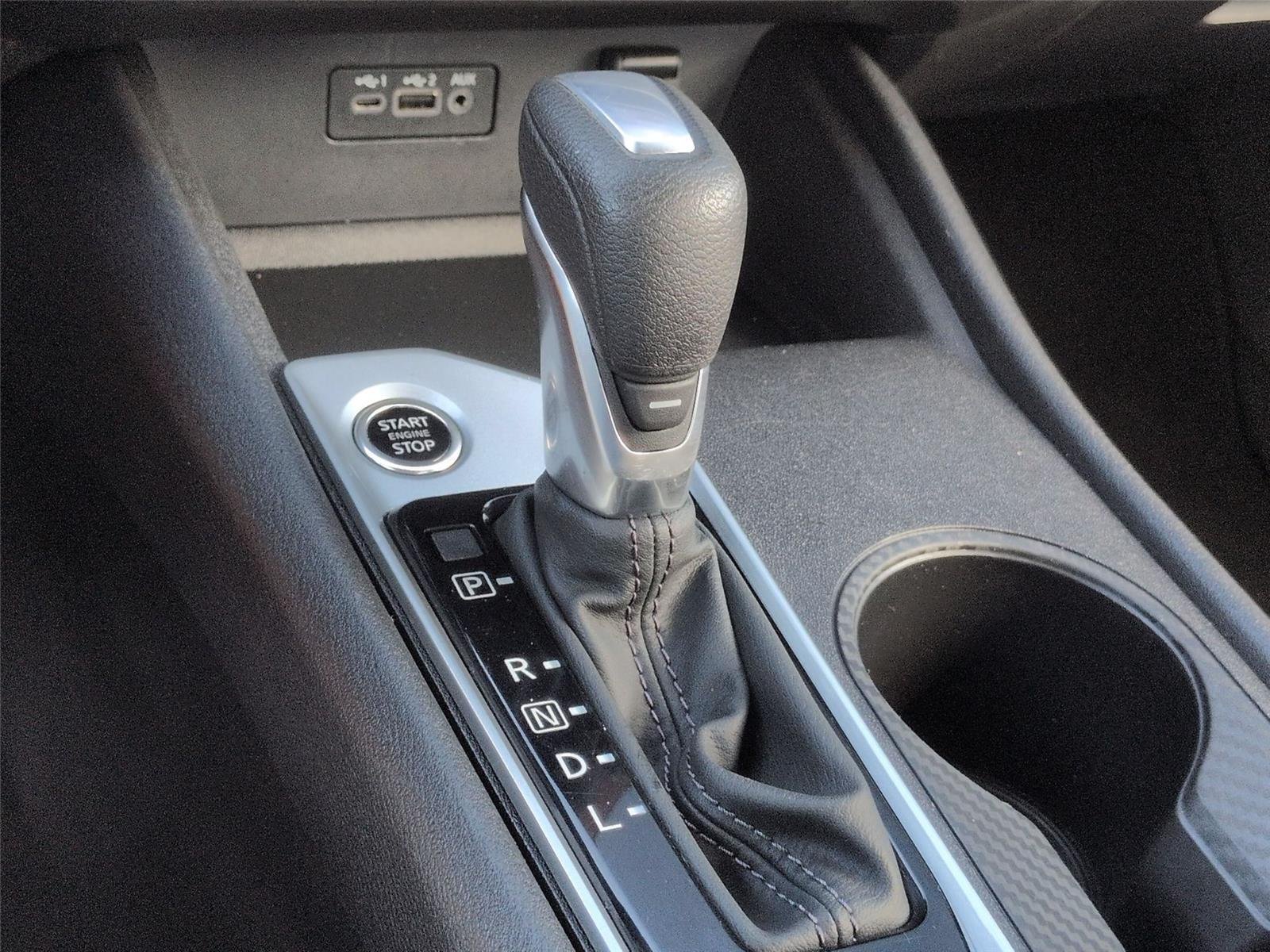 Used 2025  NISSAN SV image 28