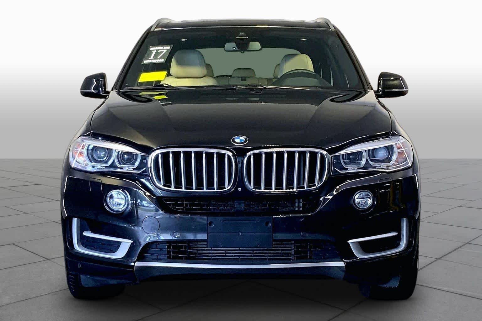 Used 2017 Alpine White BMW xDrive35d image 4