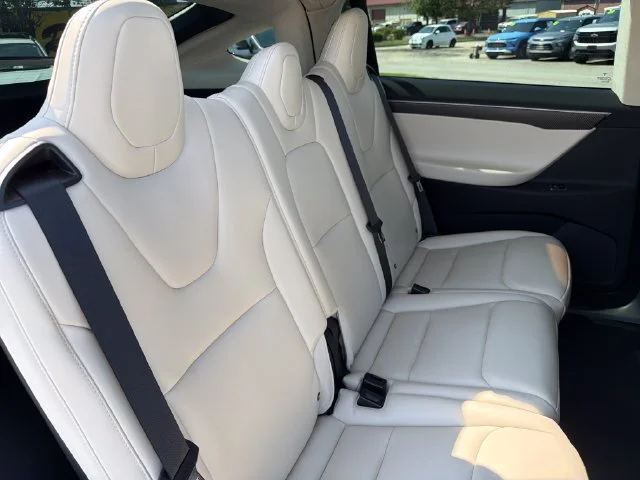 Used 2018  Tesla P100D image 26