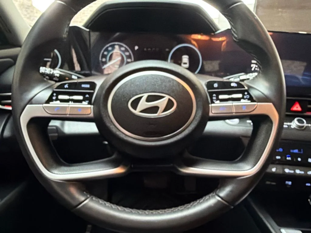 Used 2025 Intense Blue Hyundai SEL Convenience image 16