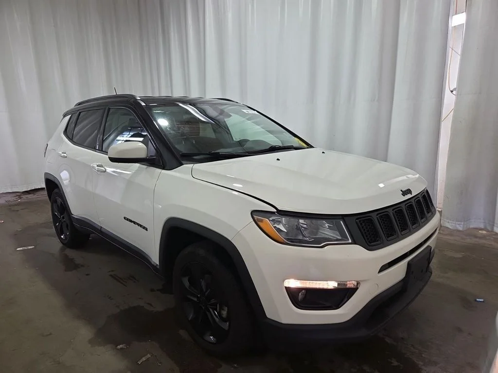 Used 2020 White Jeep Latitude image 3