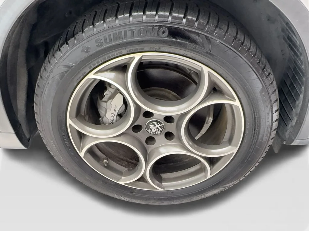 Used 2021 Gray Alfa Romeo CAM,PANO,BLIND SPOT,20" WHLS image 13