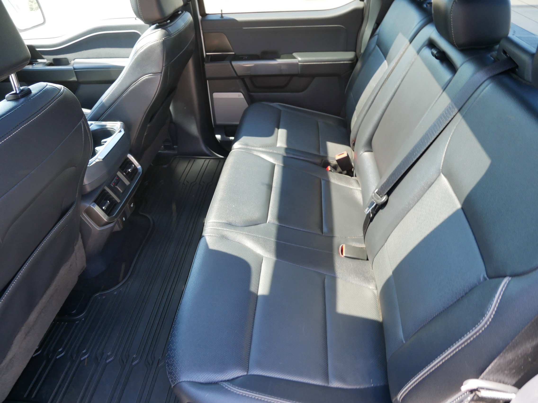 Used 2022 White Ford LARIAT image 12