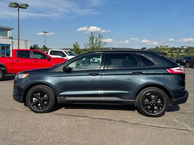Used 2023 Blue Ford SE image 2