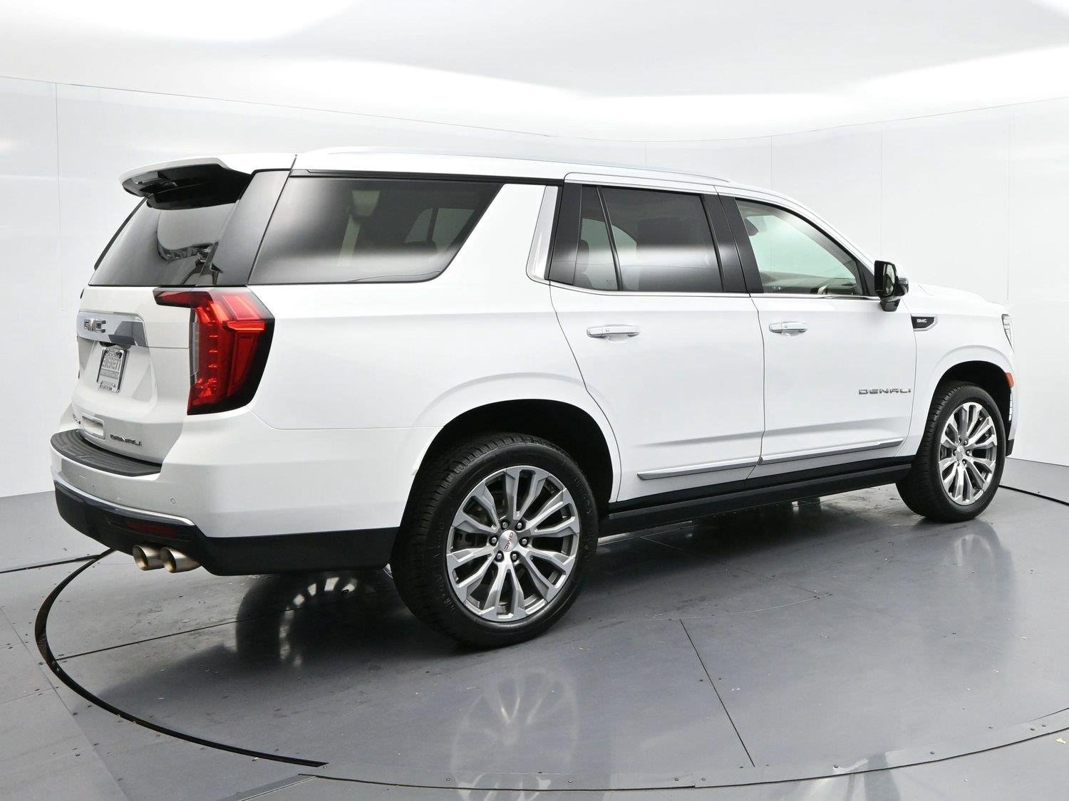 Used 2021 Summit White GMC Denali image 7