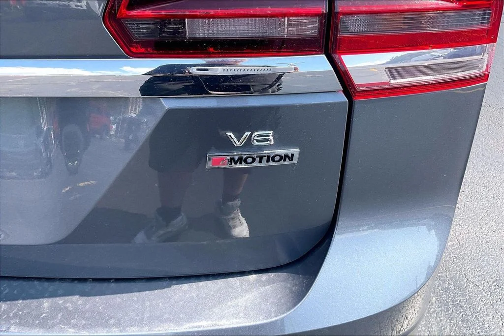 Used 2019 Gray Volkswagen S image 7