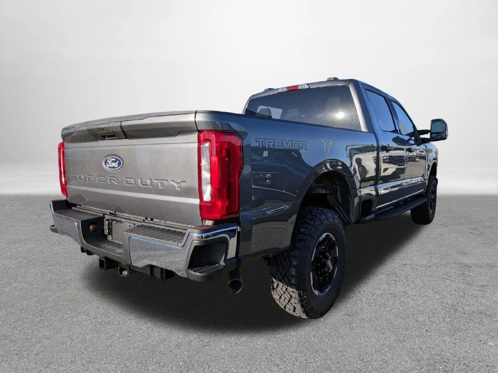 New 2027 Carbonized Gray Metallic Ford F-250® XLT image 2