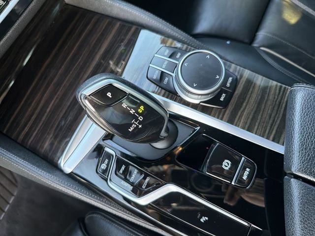 2021 BMW 5 Series M550i - Photo 24
