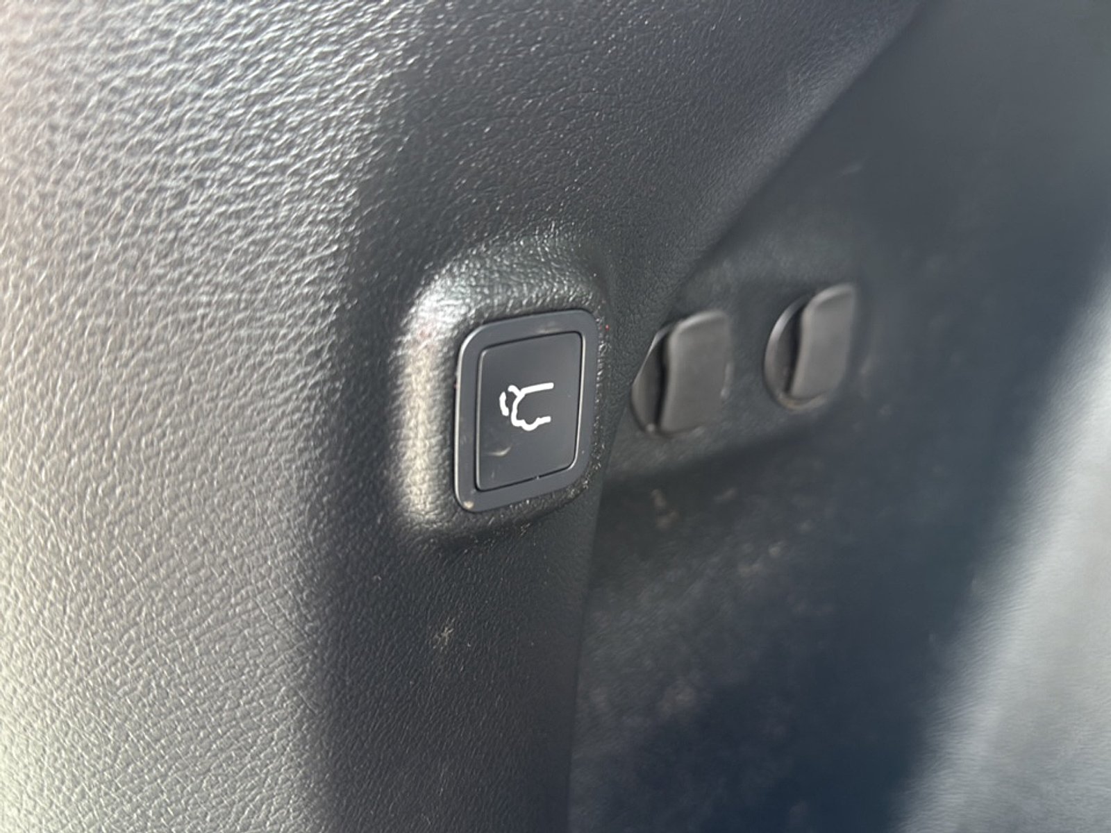 Used 2022 Bright White Clearcoat Jeep Limited 4x4 image 32