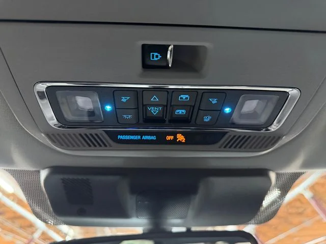 Used 2025 Gray Ford Lariat image 33