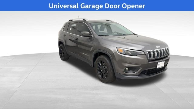 Used 2019 Gray Jeep Latitude Plus image 9