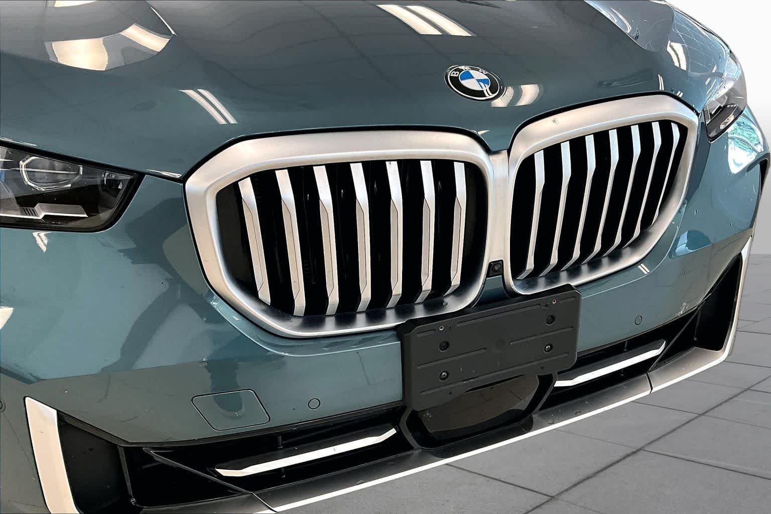 Used 2024 Blue Ridge Mountain Metallic BMW sDrive40i image 28