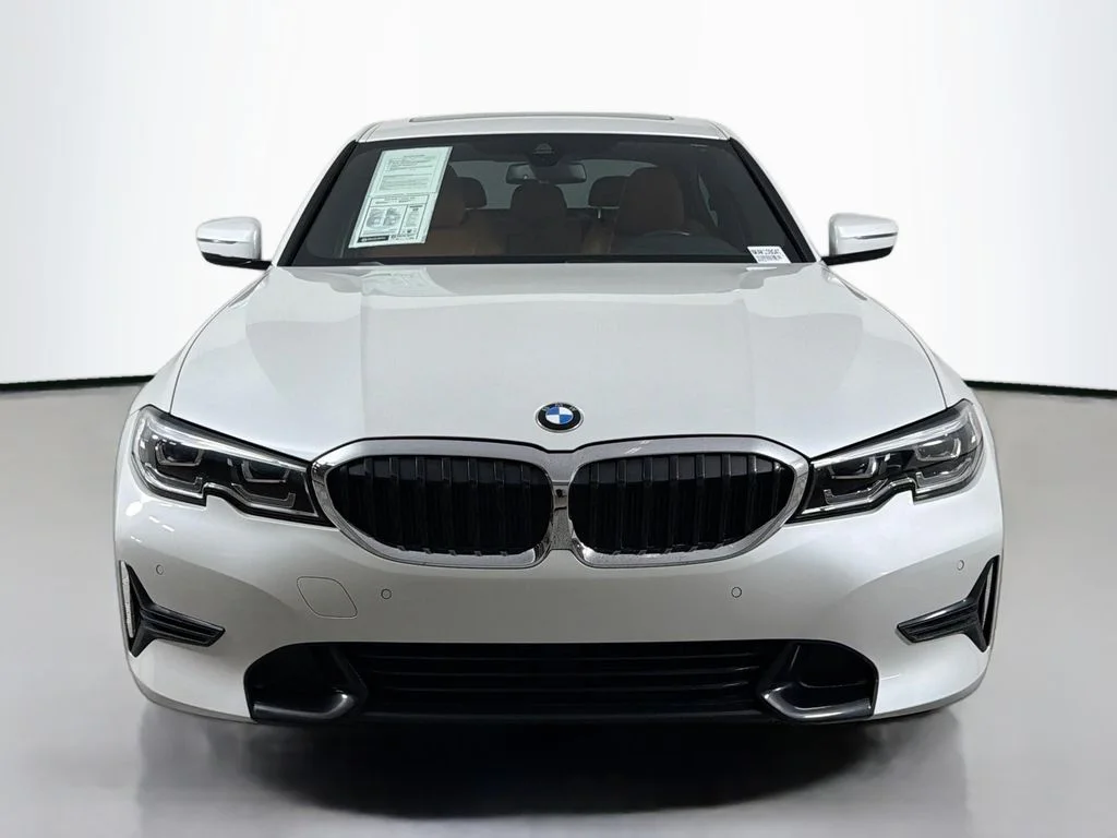 Used 2019 White BMW 330i image 2