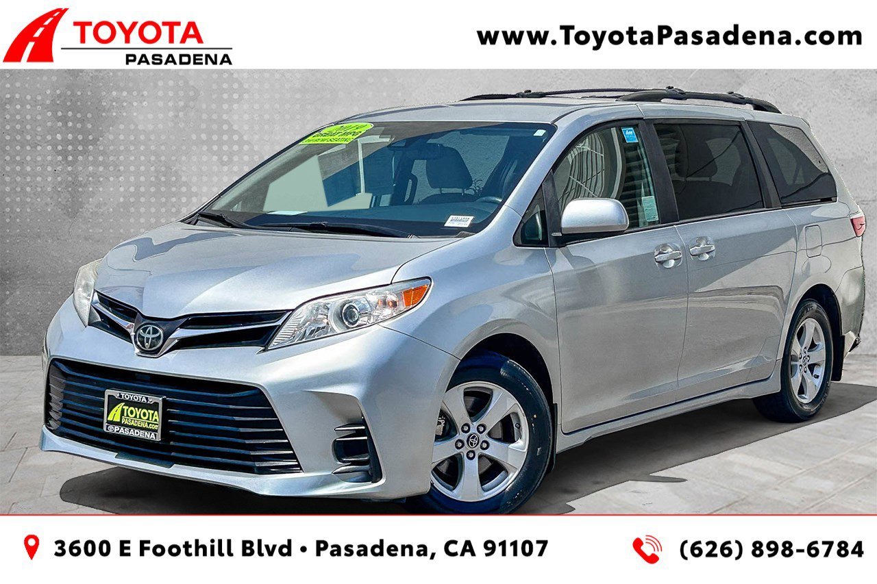 2019 Toyota Sienna LE V6 8-Passenger's photo